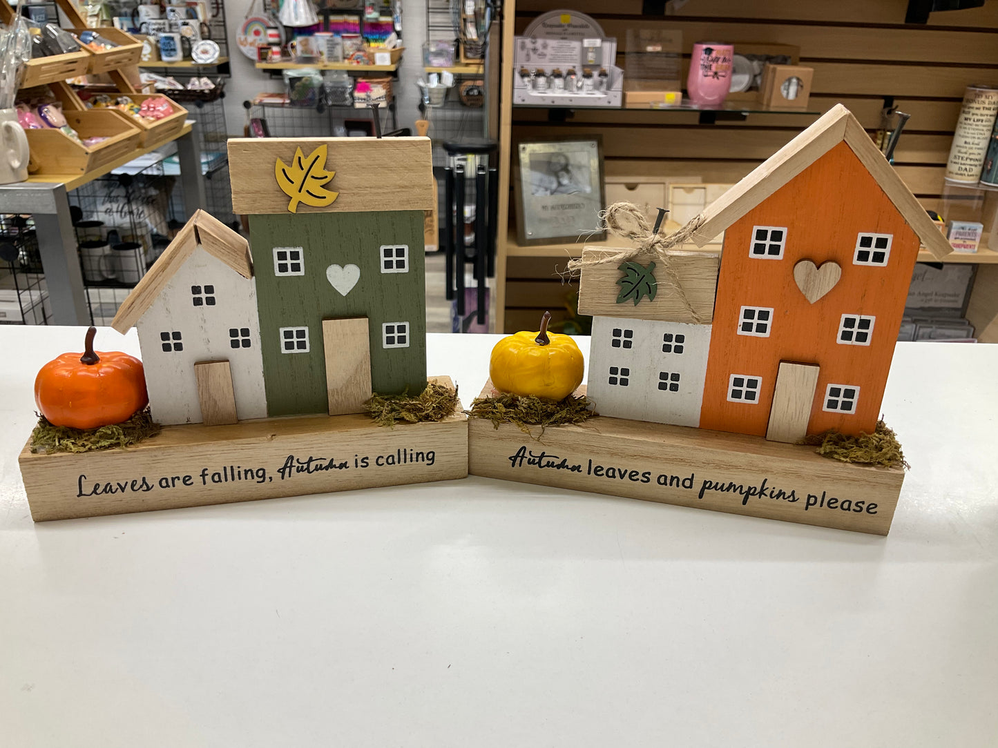 Cottage Shelfsitters