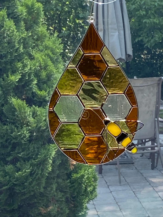 Tear Drop Honeycomb & Bee